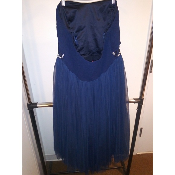 ASOS Curve gown - Picture 4 of 7